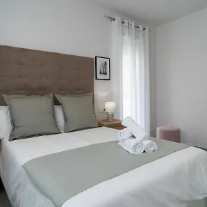 Aac - Con Terraza, Muy Amplio, Totalmente Equipado, Cerca Del Centro Y Nuevo! , Malaga Spain