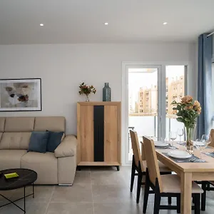 Aac - Con Terraza, Muy Amplio, Totalmente Equipado, Cerca Del Centro Y Nuevo! , Malaga Spain